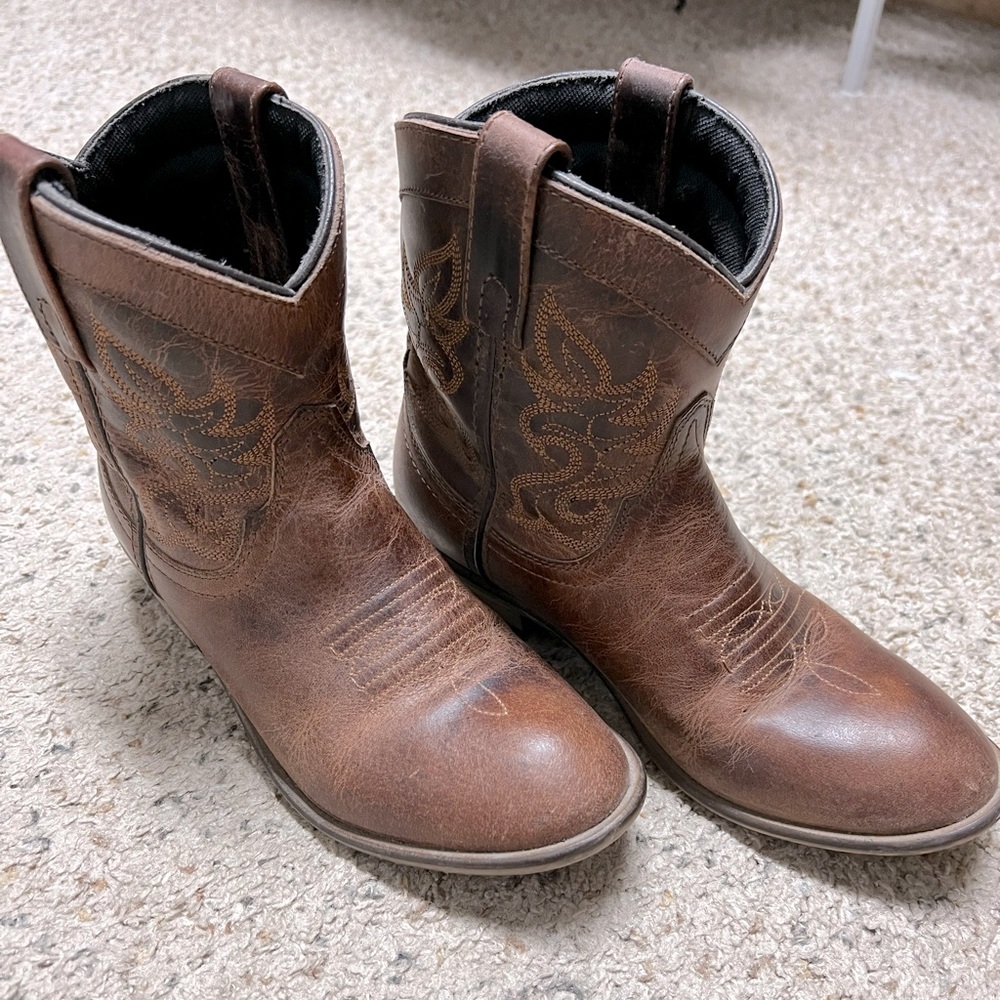 Dingo ankle boots